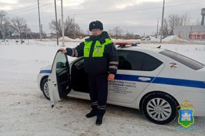 Госавтоинспектор Сергей Жуков помог пострадавшему