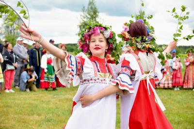 «Троицкие хороводы в Орловском Полесье» дали старт большому проекту «Орловское лето»